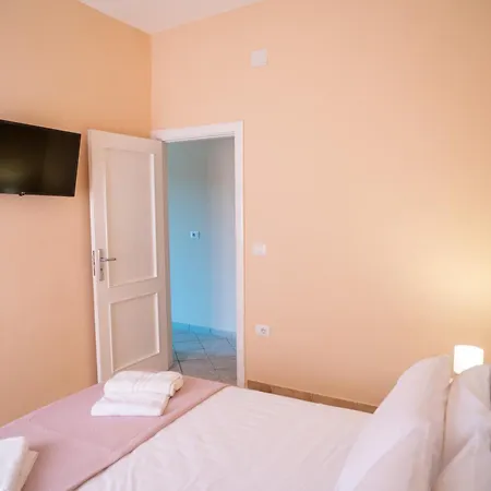 Capodichino 127-11 Nyaraló