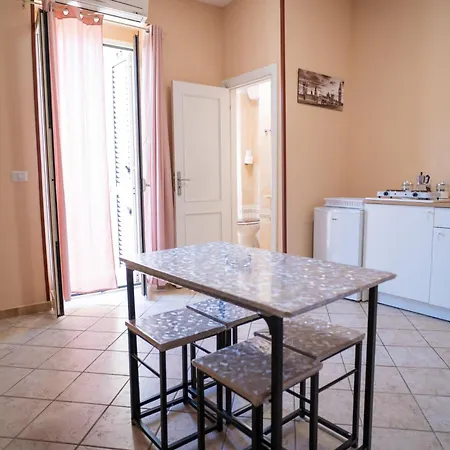 Nyaraló Capodichino 127-11