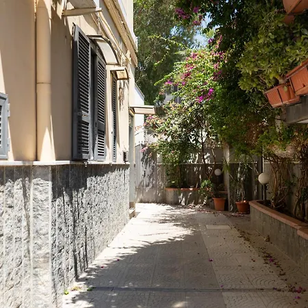 Capodichino 127-11 Nyaraló *